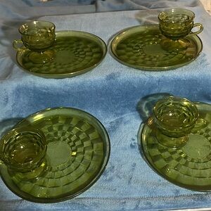 Vintage Indiana Class cube pattern plates and cups